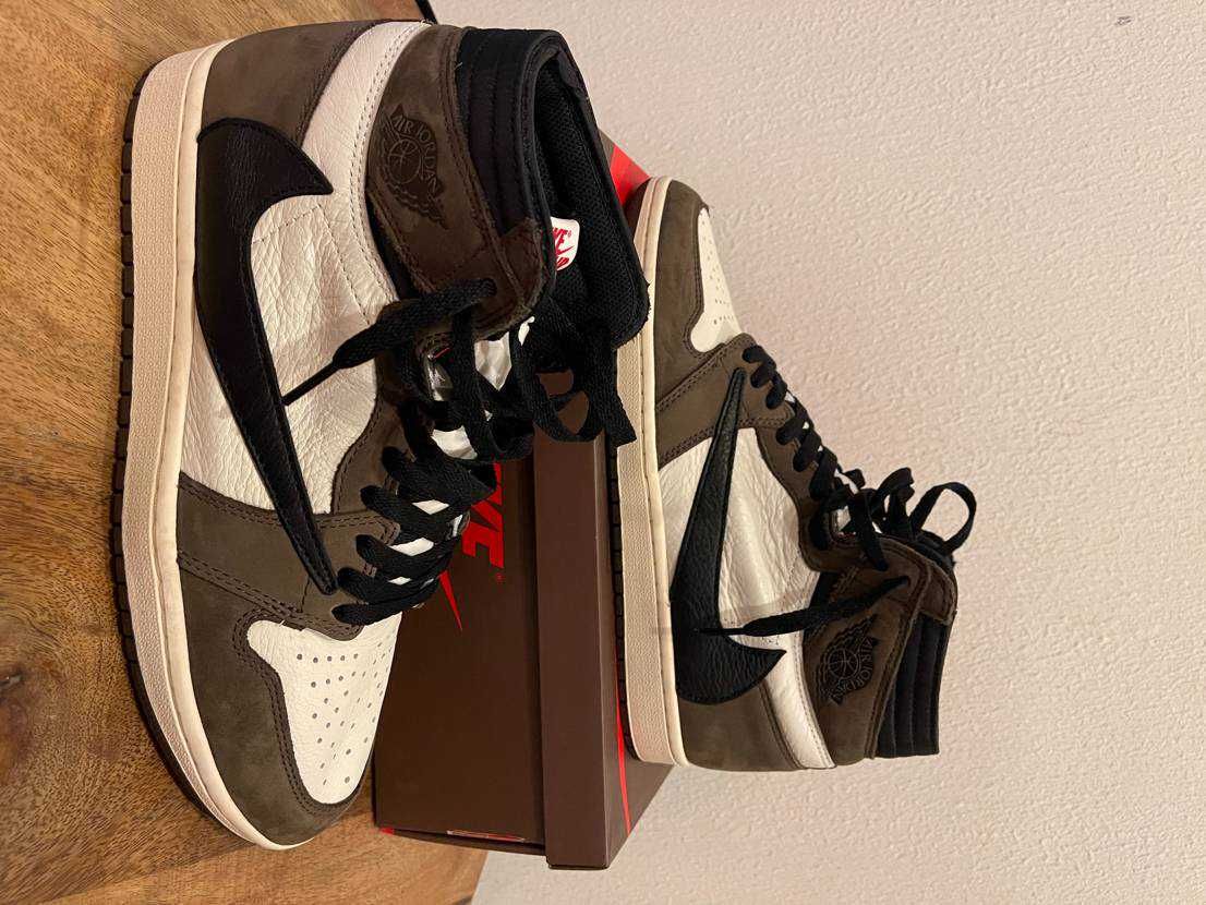 Travis Scott × Nike Air Jordan 1 Retro High OG TS SP "Sail/Dark Mocha"