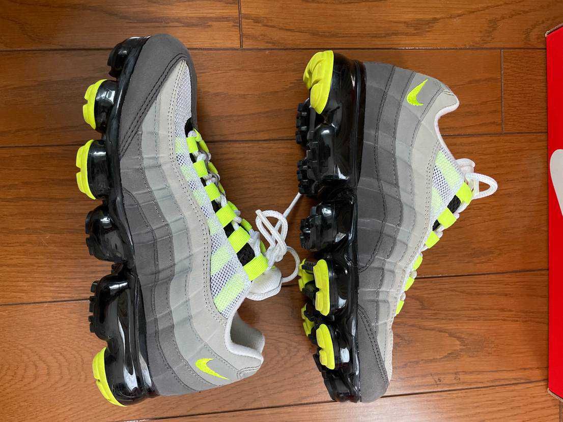 Nike Air Vapormax 95 "Neon"