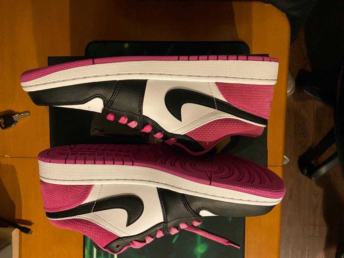 Nike Air Jordan 1 Low "Black/White-Magenta"    