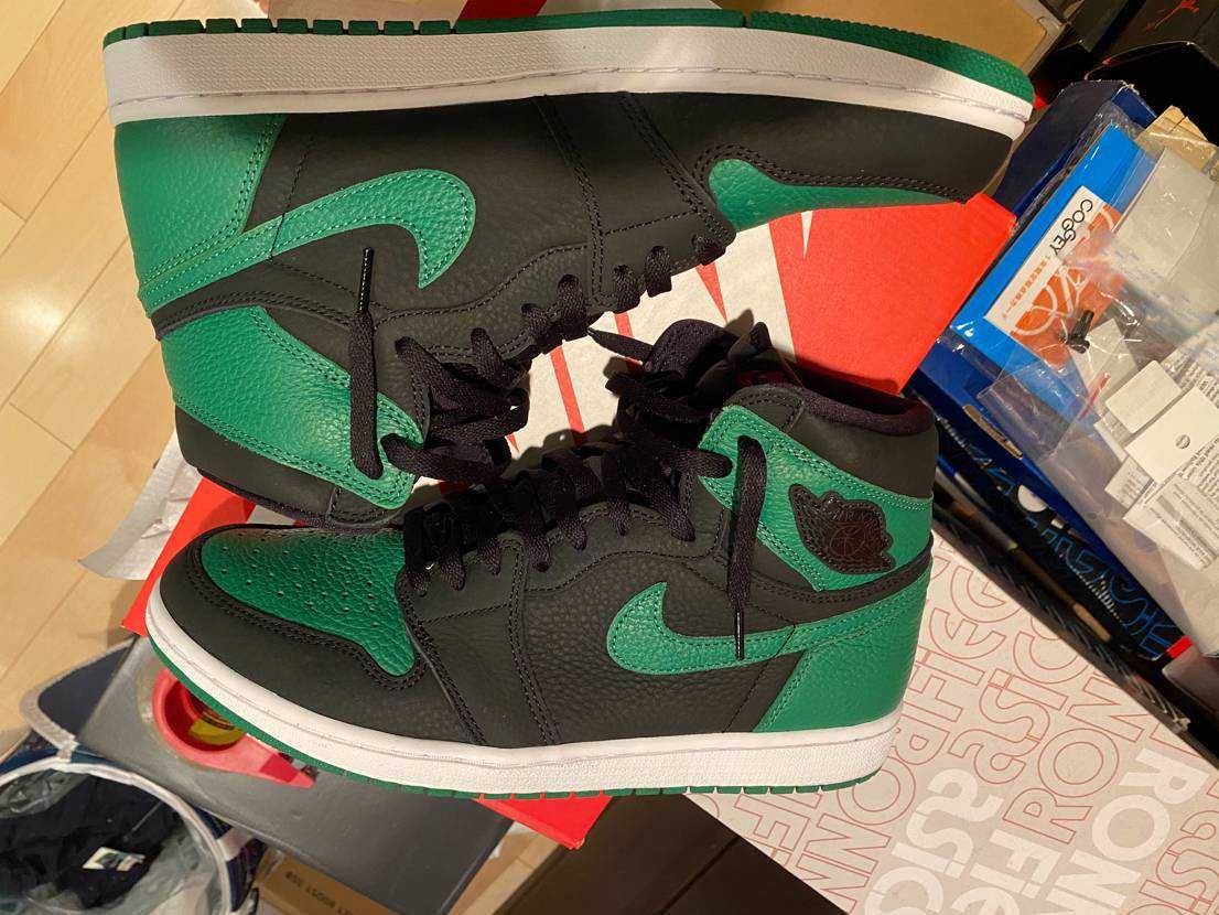 Nike Air Jordan 1 Retro High OG "Black/Pine Green" (2020)