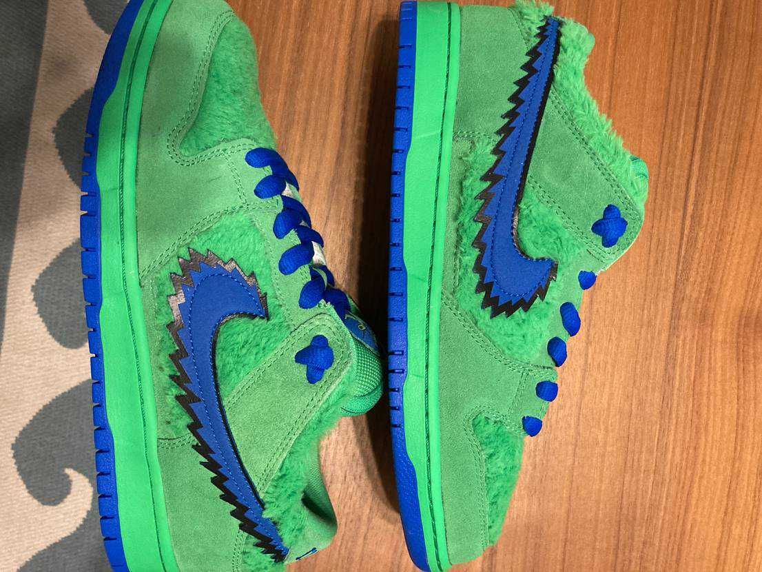 Grateful Dead × Nike SB Dunk Low "Green Bear"