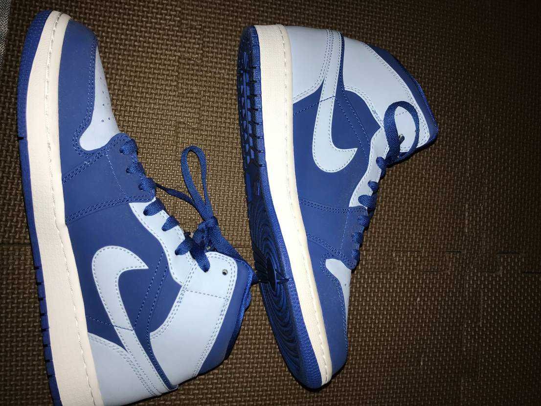 Nike Air Jordan 1 Mid "Team Royal Ice Blue"