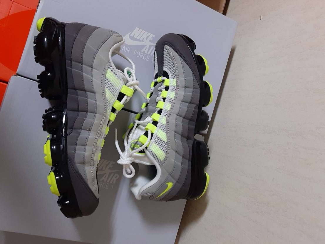 Nike Air Vapormax 95 "Neon"