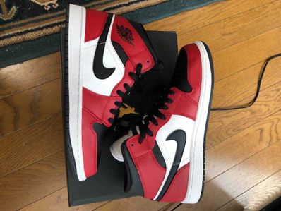 Nike Air Jordan 1 Mid "Chicago Black Toe"