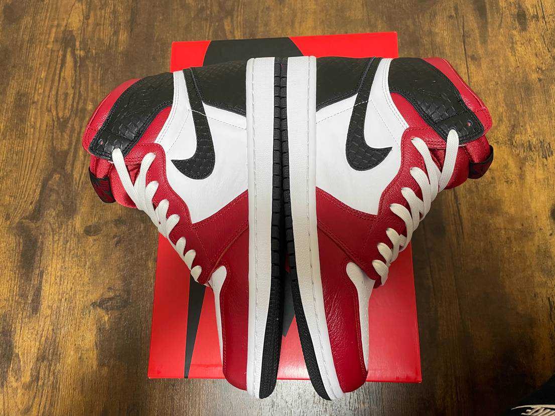 Nike Women's Air Jordan 1 High OG "Satin Red"