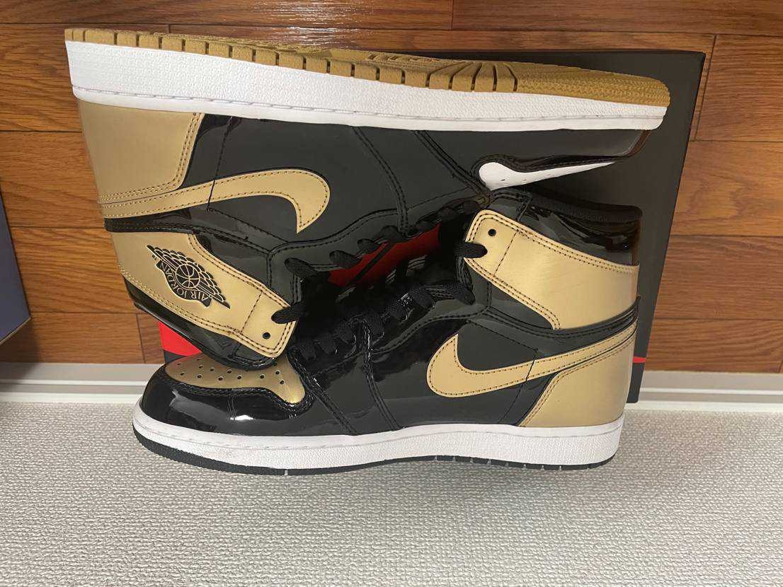 Nike Air Jordan 1 Retro High "Gold Top 3"