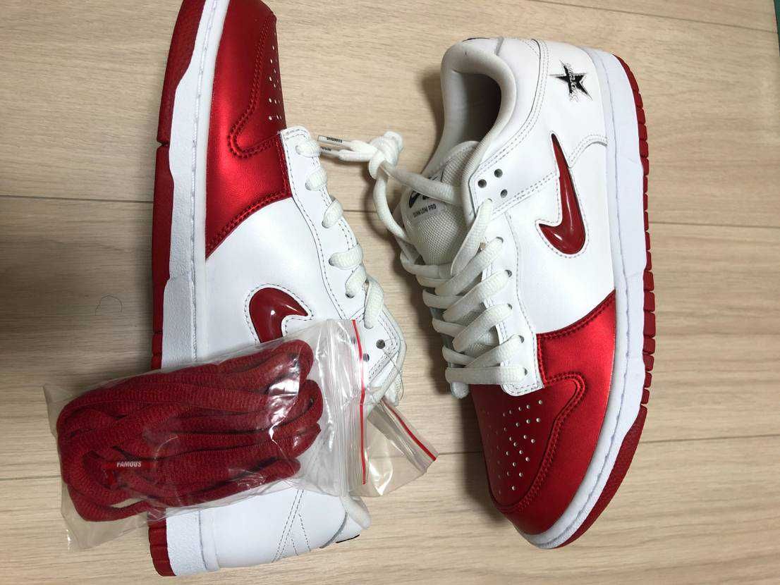 Supreme × Nike Dunk Low "Varsity Red/White"