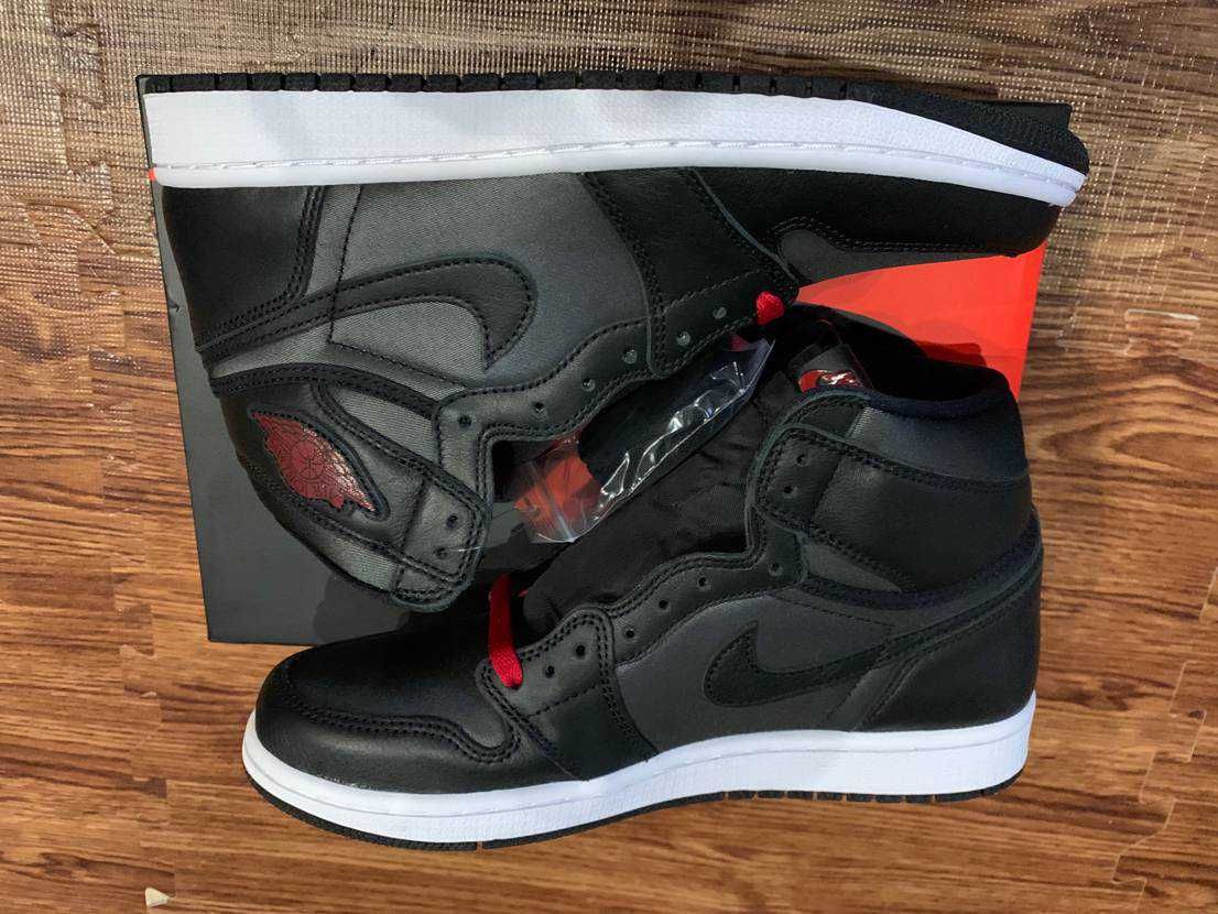 Nike Air Jordan 1 Retro High OG "Black/Metallic Silver/Gym Red"  