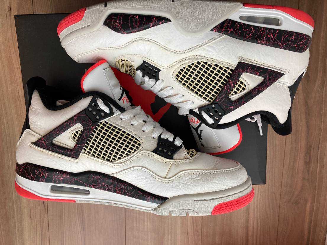 Nike Air Jordan 4 Retro "Flight Nostalgia"
