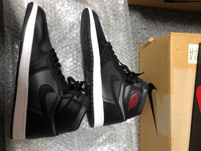 Nike Air Jordan 1 Retro High OG "Black/Metallic Silver/Gym Red"