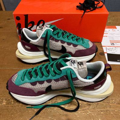 sacai × Nike Vapor Waffle "String/Red/Green"