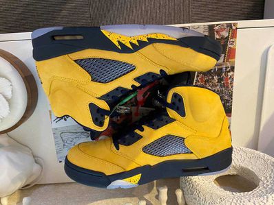 NIKE AIR JORDAN 5 "MICHIGAN"