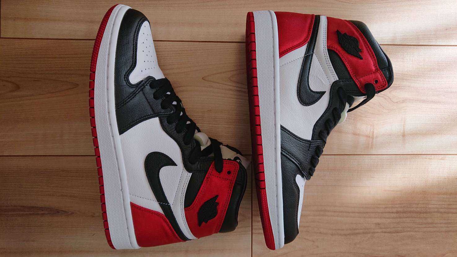 Nike Women's Air Jordan 1 Retro High "Satin Black Toe"