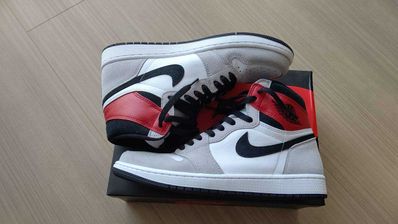 Nike Air Jordan 1 High OG "White/Black/Light Smoke Grey"
