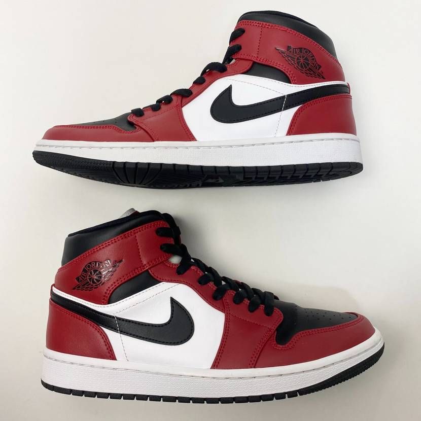 Nike Air Jordan 1 Mid "Chicago Black Toe"