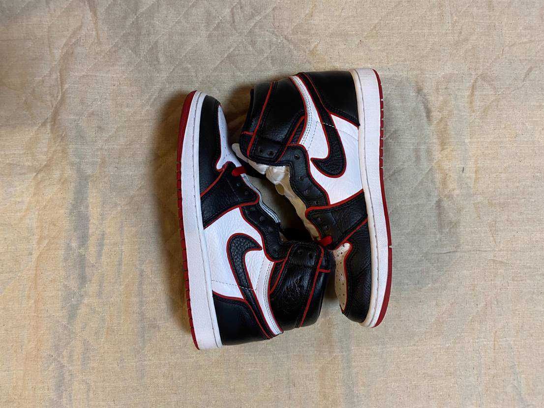 Nike Air Jordan 1 Retro High OG "Blood Line"