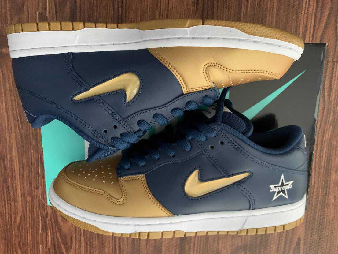 Supreme × Nike SB Dunk Low OG QS "Metallic Gold/Navy"