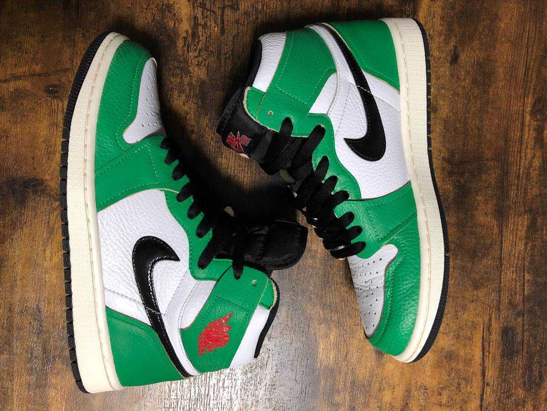 Nike Women's Air Jordan 1 High OG "Lucky Green/White-Sail-Black"