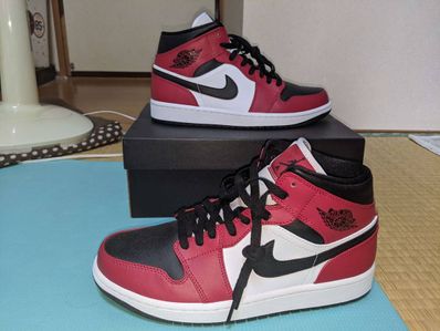 Nike Air Jordan 1 Mid "Chicago Black Toe"