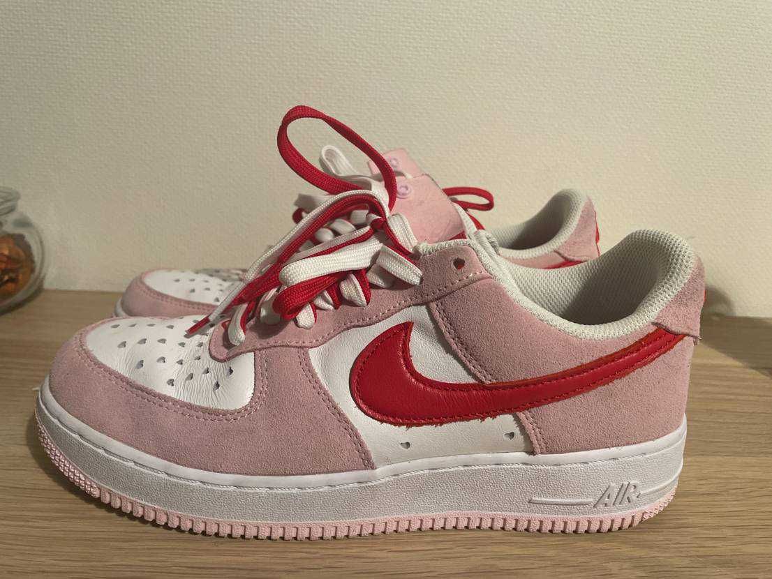 Nike Air Force 1 Low '07 "Valentine's Day"
