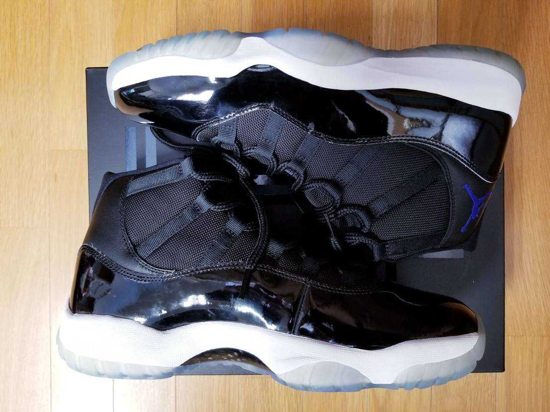 Nike Air Jordan 11 Retro "Space Jam" (2016)