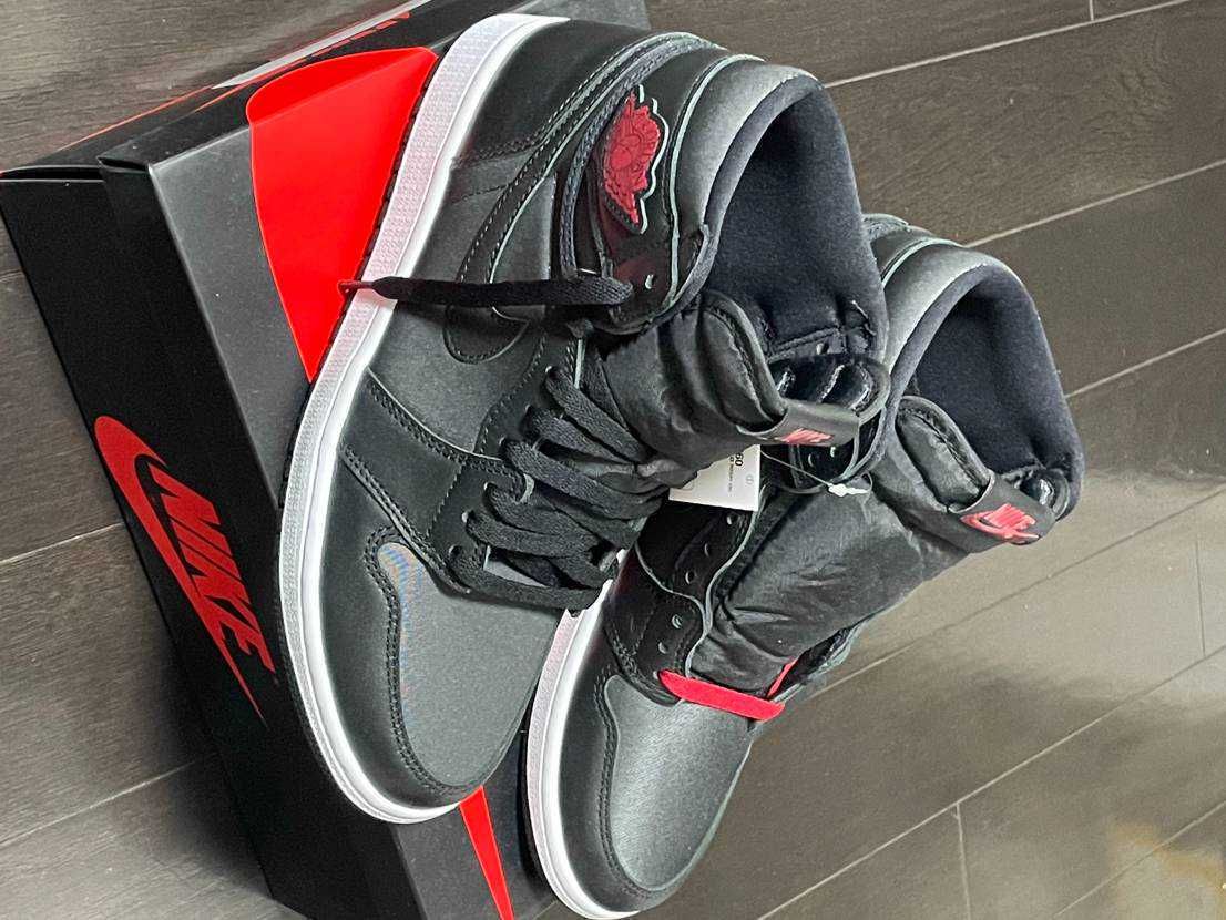 Nike Air Jordan 1 Retro High OG "Black/Metallic Silver/Gym Red"  