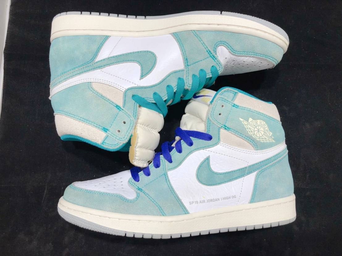 Nike Air Jordan 1 Retro High OG "Turbo Green"