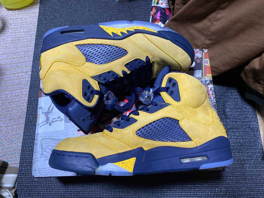 NIKE AIR JORDAN 5 "MICHIGAN"