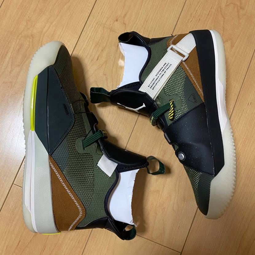 Travis Scott × Nike Air Jordan 33 NRG "Cactus Jack"