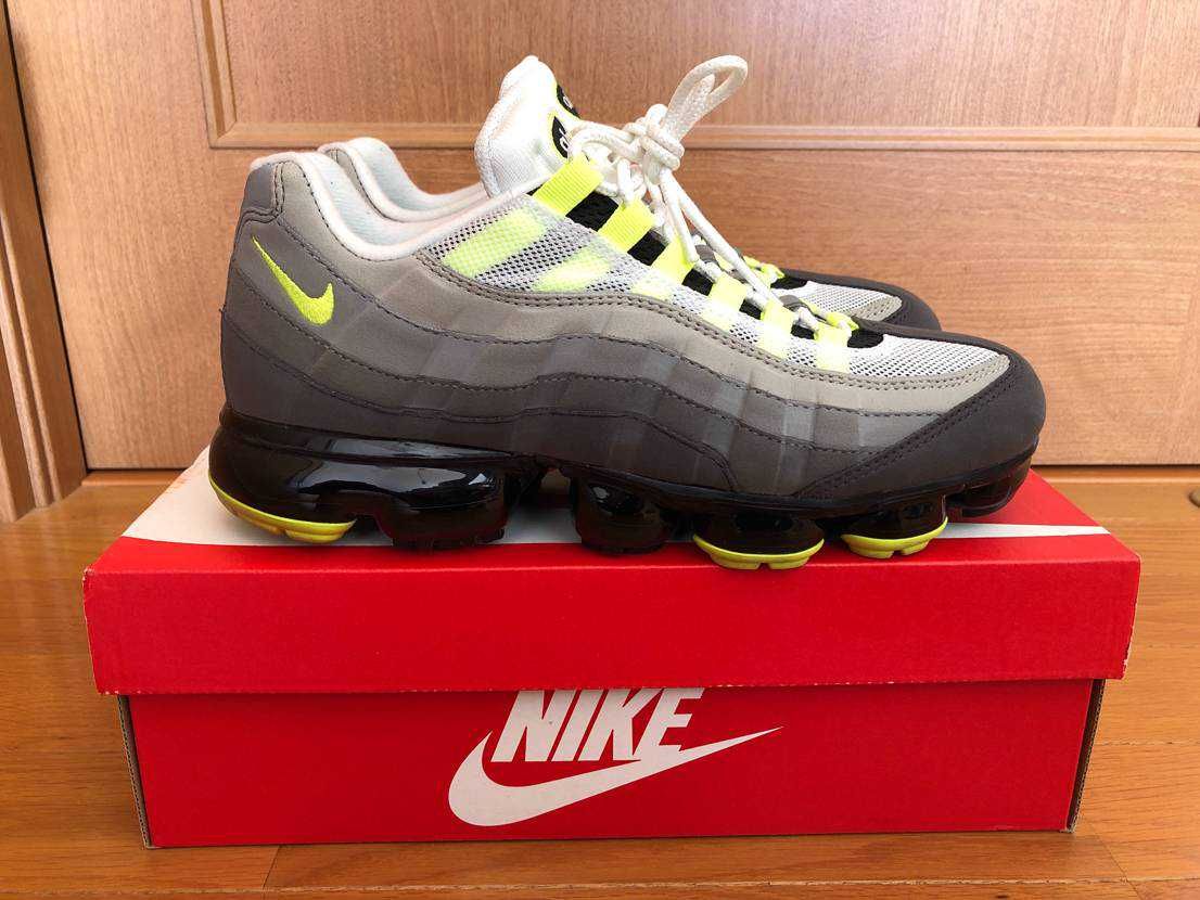 Nike Air Vapormax 95 "Neon"