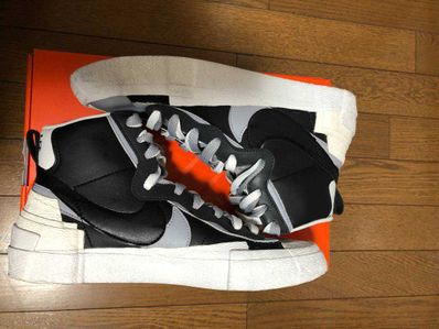 sacai × NIKE BLAZER MID "BLACK/WOLF GREY/WHITE"