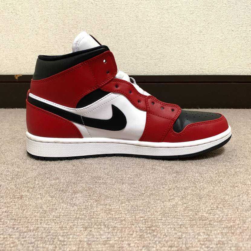 Nike Air Jordan 1 Mid "Chicago Black Toe"