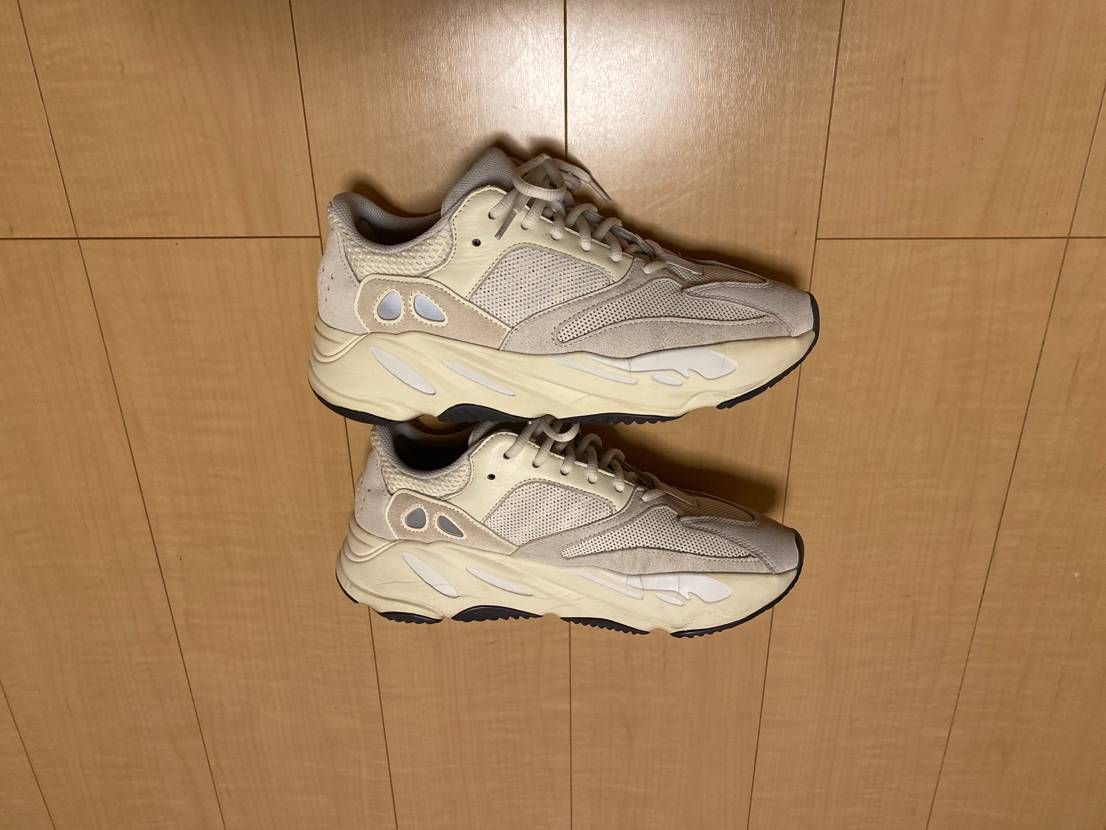 adidas YEEZY Boost 700 "Analog"
