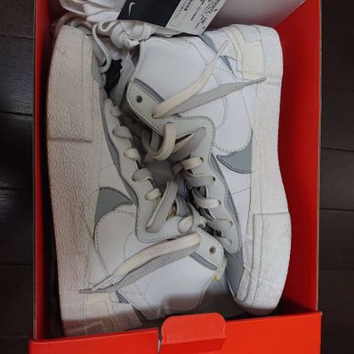 sacai × NIKE BLAZER MID "WHITE/WOLF GREY"
