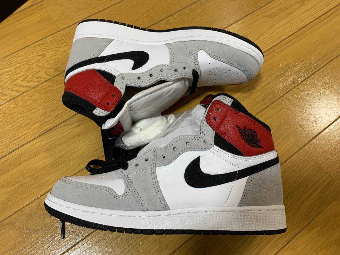 Nike GS Air Jordan 1 High OG "Light Smoke Grey"