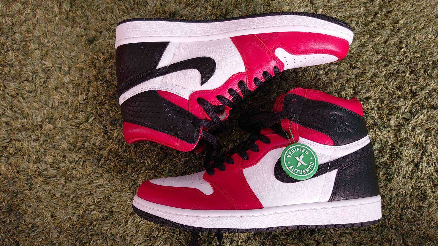 Nike Women's Air Jordan 1 High OG "Satin Red"