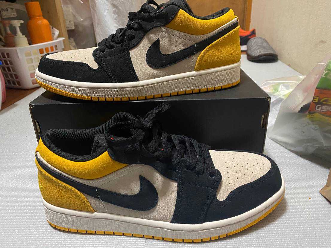 Nike Air Jordan 1 Low "Sail University Gold Black"