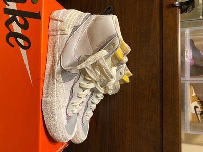 sacai × NIKE BLAZER MID "WHITE/WOLF GREY"