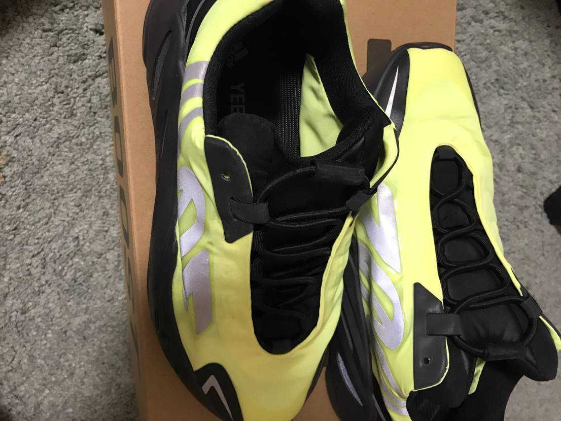 adidas Originals YEEZY Boost 700 MNVN "Phosphor"