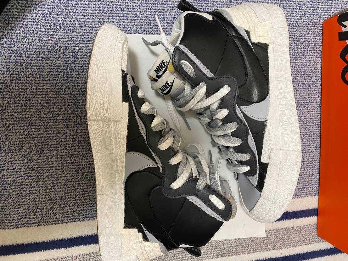 sacai × NIKE BLAZER MID "BLACK/WOLF GREY/WHITE"