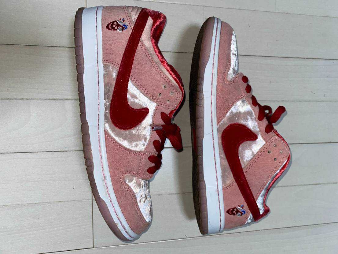 Strangelove × Nike SB Dunk Low "Valentine’s Day"