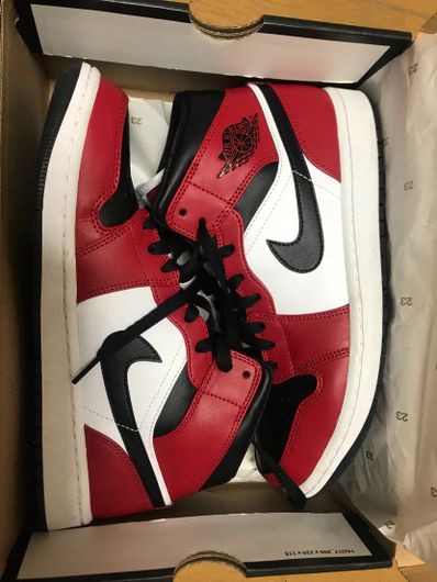 Nike Air Jordan 1 Mid "Chicago Black Toe"