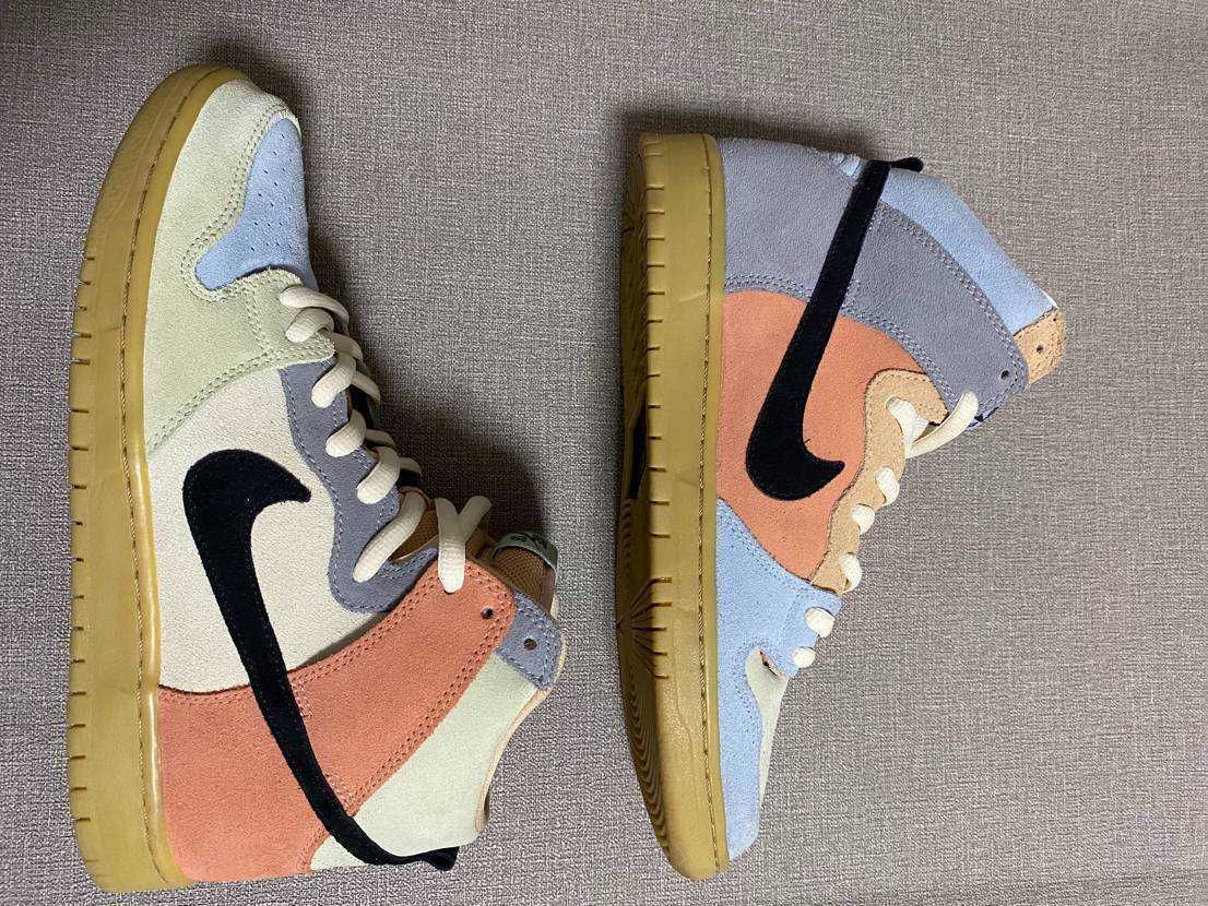 Nike SB Dunk High "Easter Spectrum"