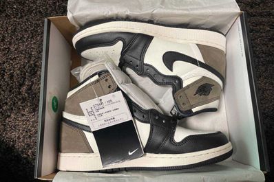 Nike GS Air Jordan 1 High OG "Sail/Dark Mocha/Black"