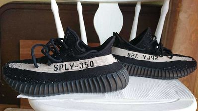 adidas YEEZY Boost 350 V2 "Oreo"