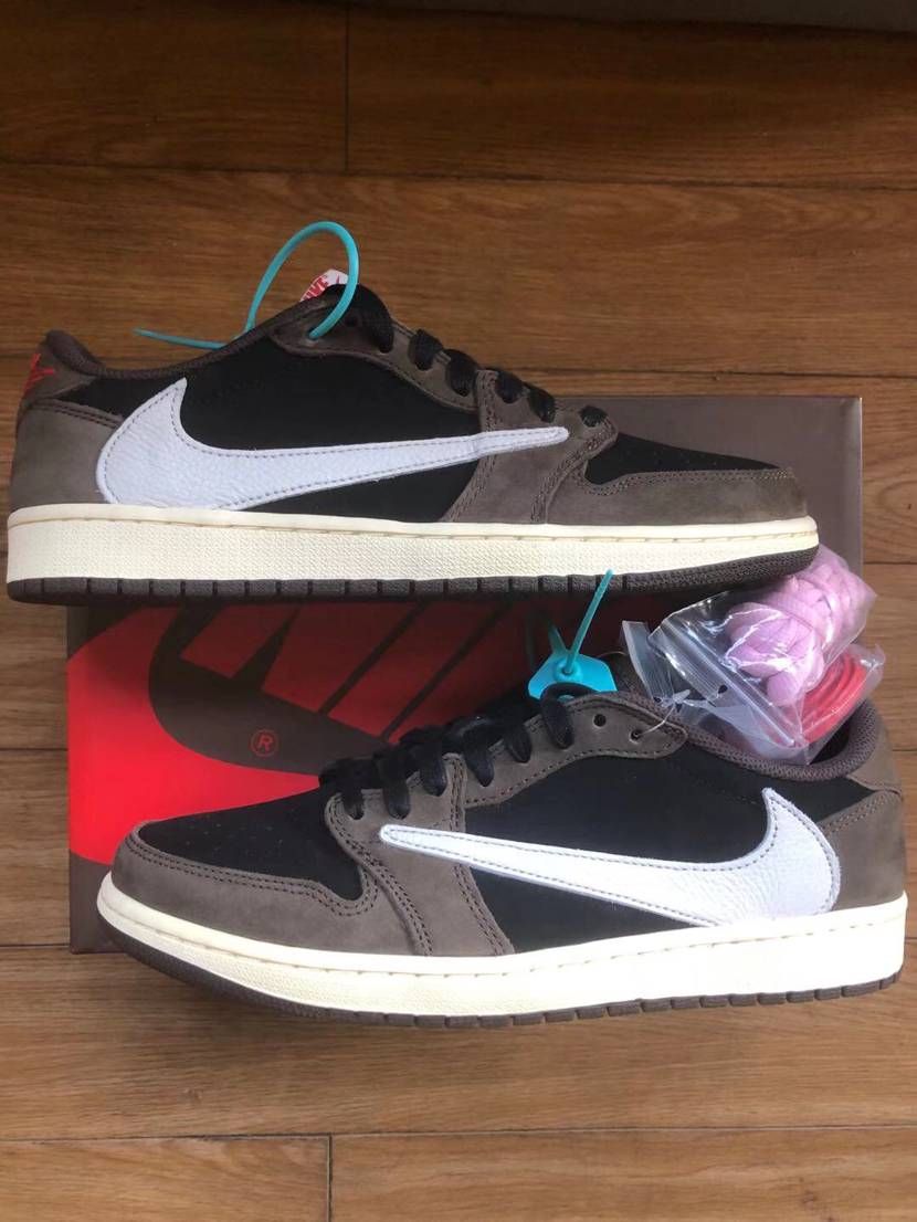 Travis Scott × Nike Air Jordan 1 Low OG SP-T  "Black/Dark Mocha"