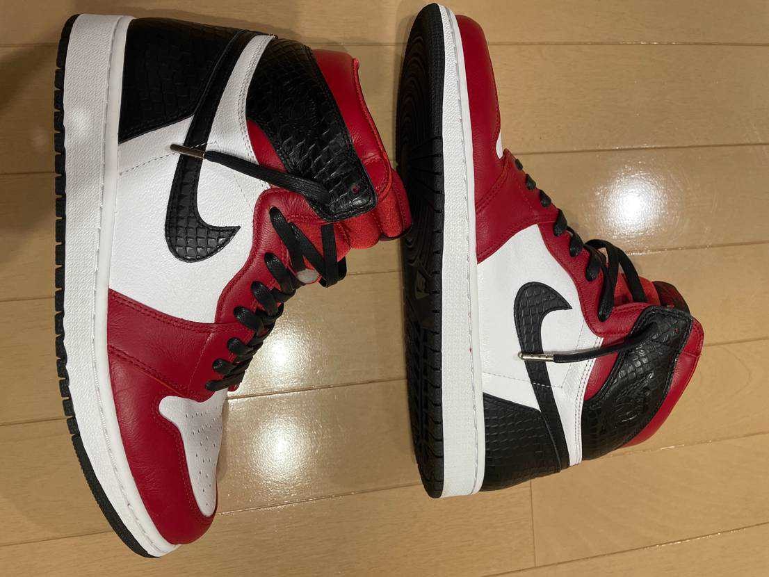 Nike Women's Air Jordan 1 High OG "Satin Red"