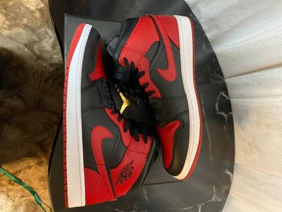 Nike Air Jordan 1 Mid "Bred"