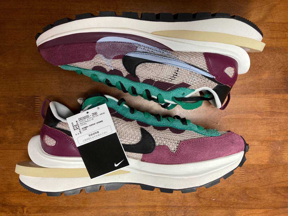 sacai × Nike Vapor Waffle "String/Red/Green"