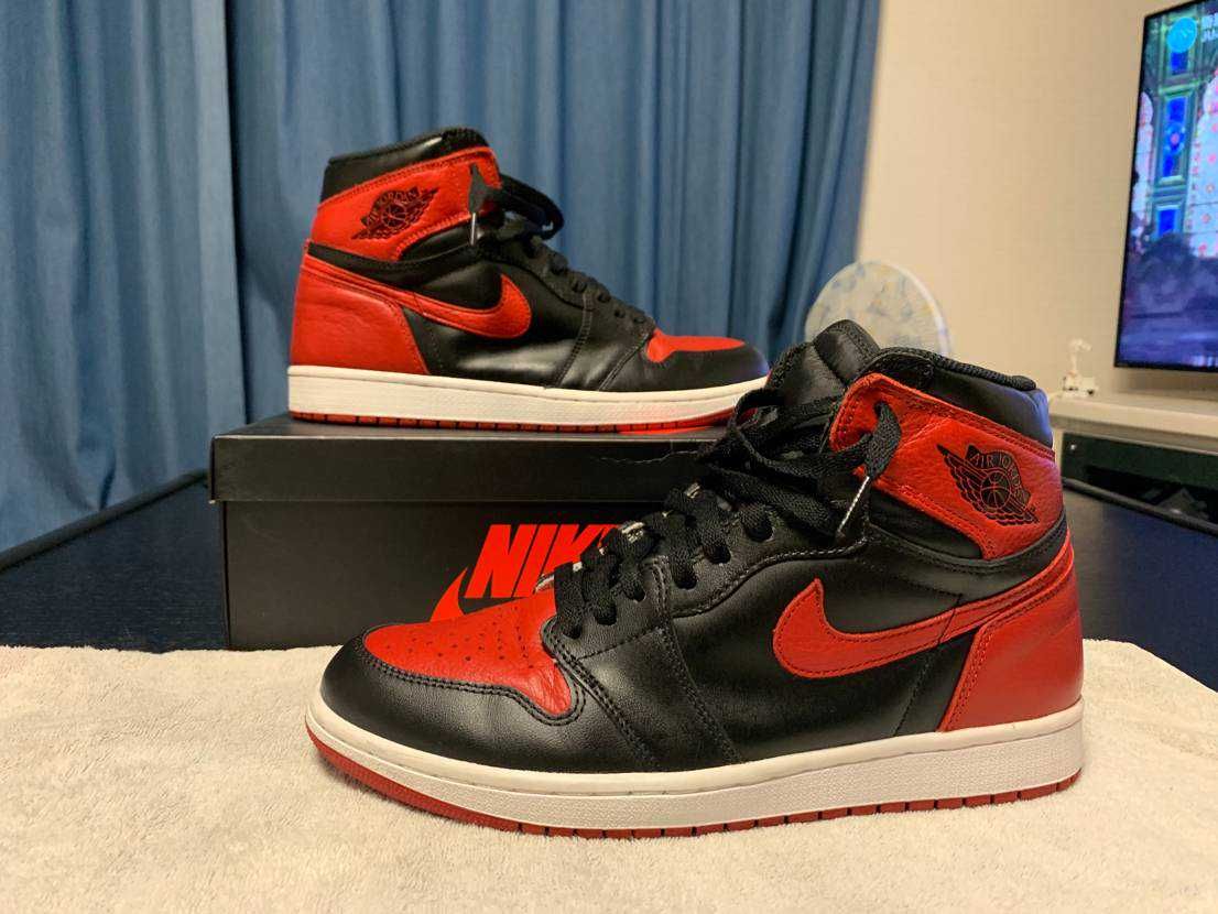 Nike Air Jordan 1 Retro High OG "Bred/Banned" (2016)